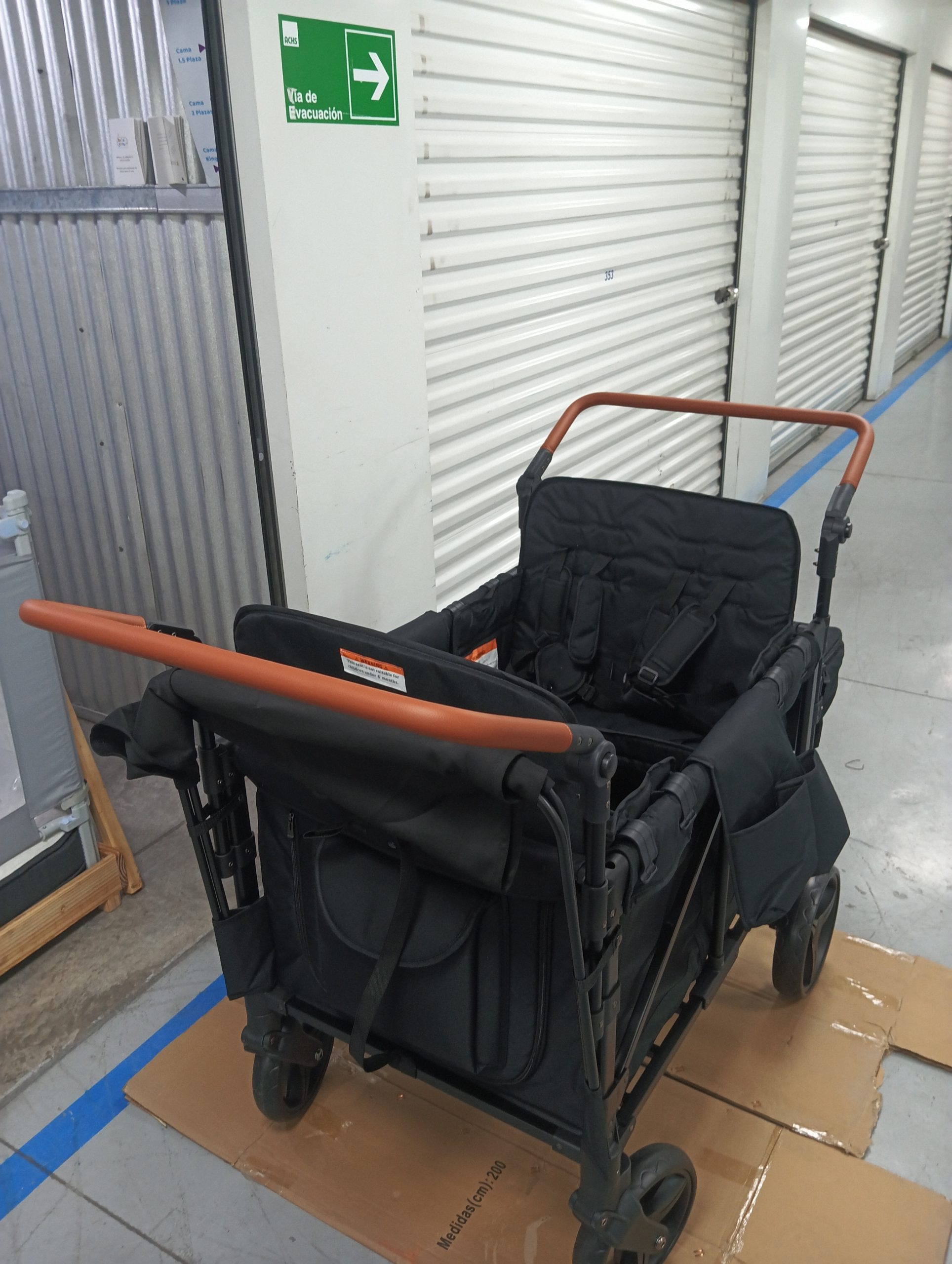 Carrito de paseo multifunción plegable de 4 asientos color negro - Imagen 7